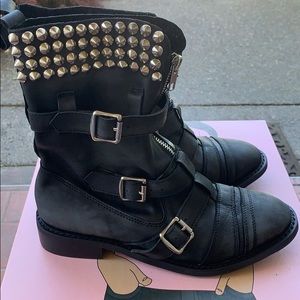 Jeffrey Campbell Ryder Boots Size 7M